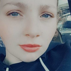 Meet your Posher, Michaela